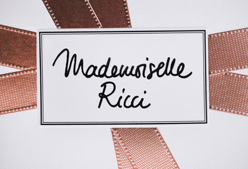 Nina Ricci - Perfume Mademoiselle Ricci